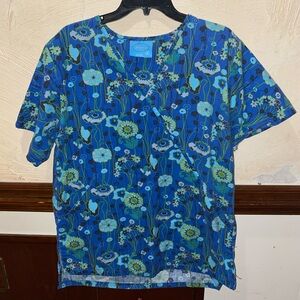 Scrub shirt